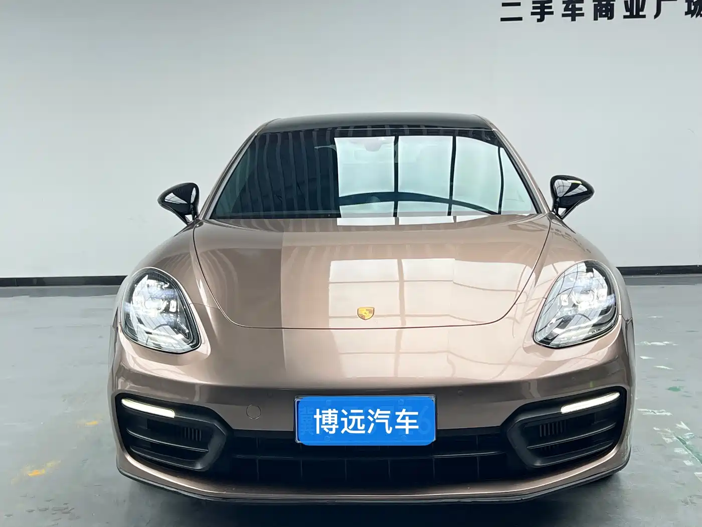 PORSCHE PANAMERA