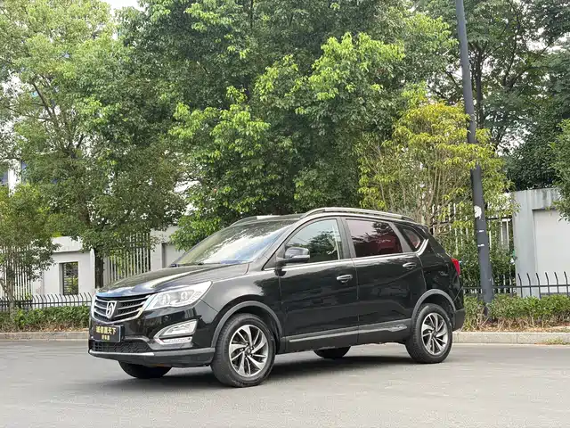 Baojun Baojun 560 2017 Rhythm Edition 1.5T Manual Premium
