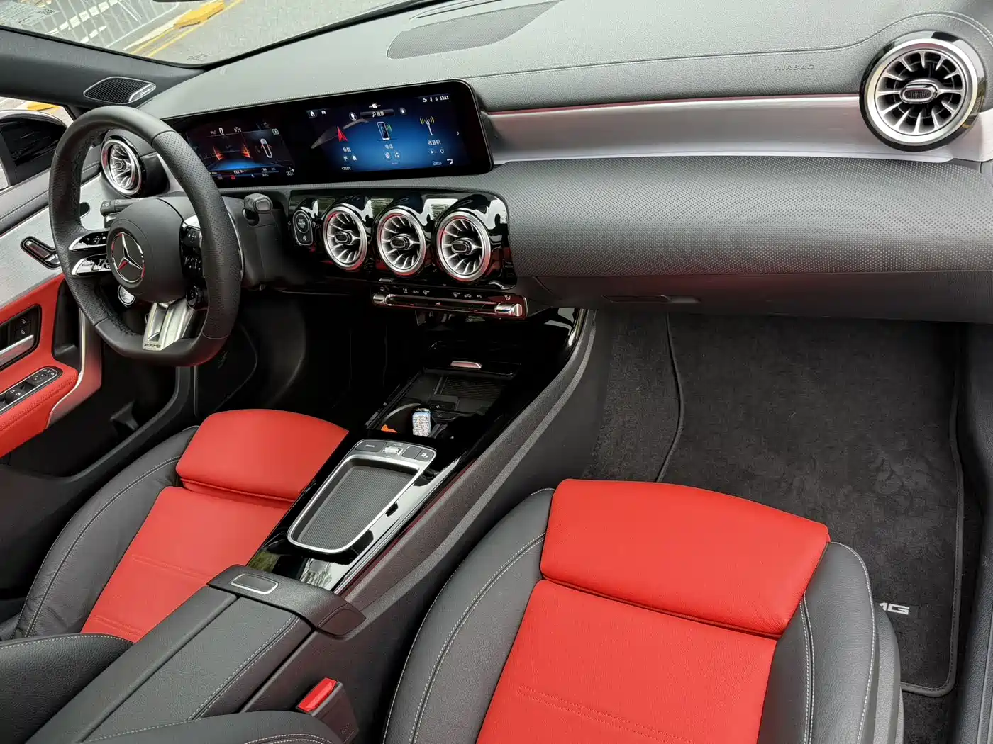 Mercedes-Benz A-Class AMG 2025 AMG A 35 L 4MATIC фото 11