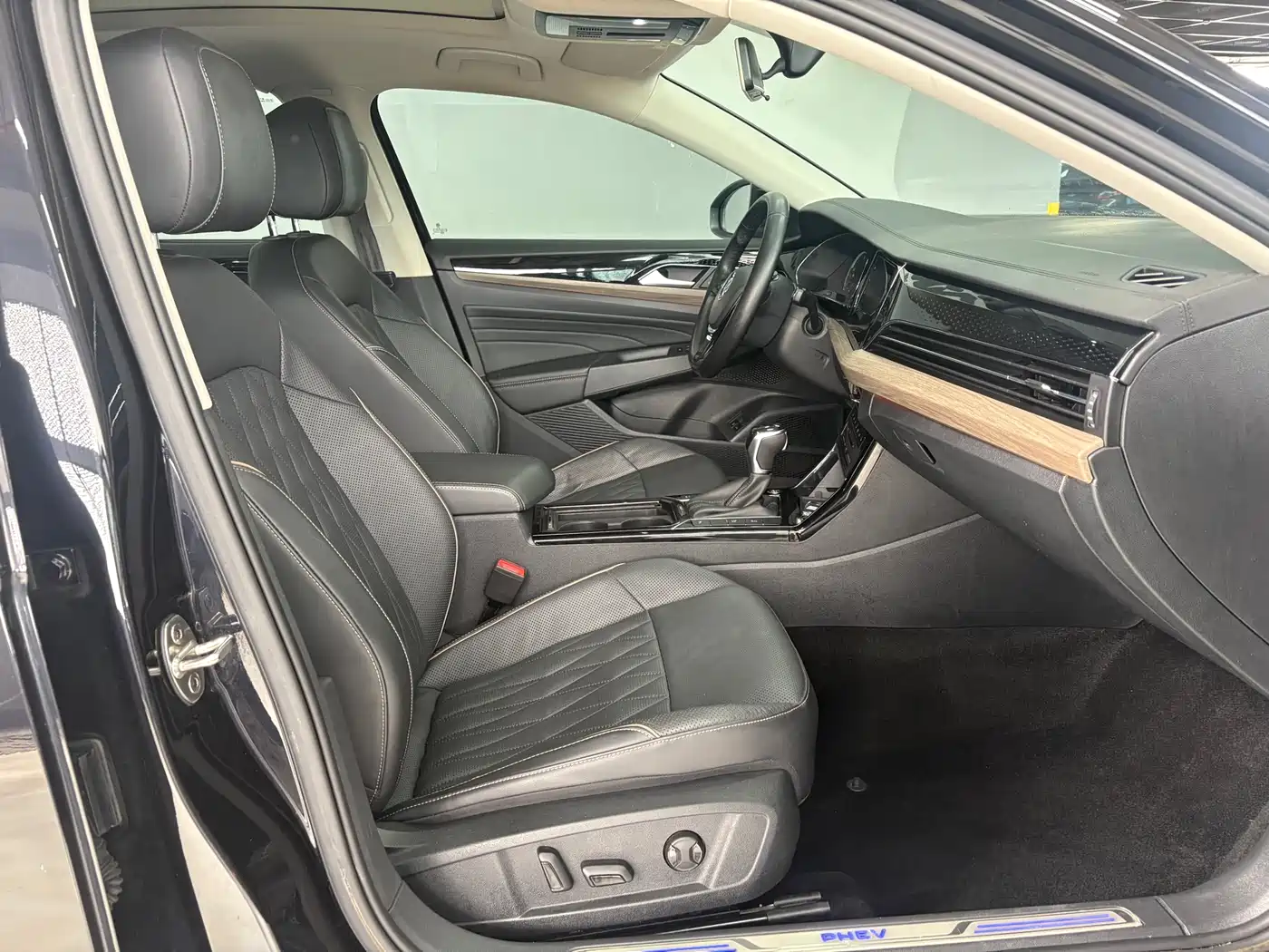 Volkswagen Passat New Energy 2020 430PHEV Hybrid Luxury (China VI) фото 14