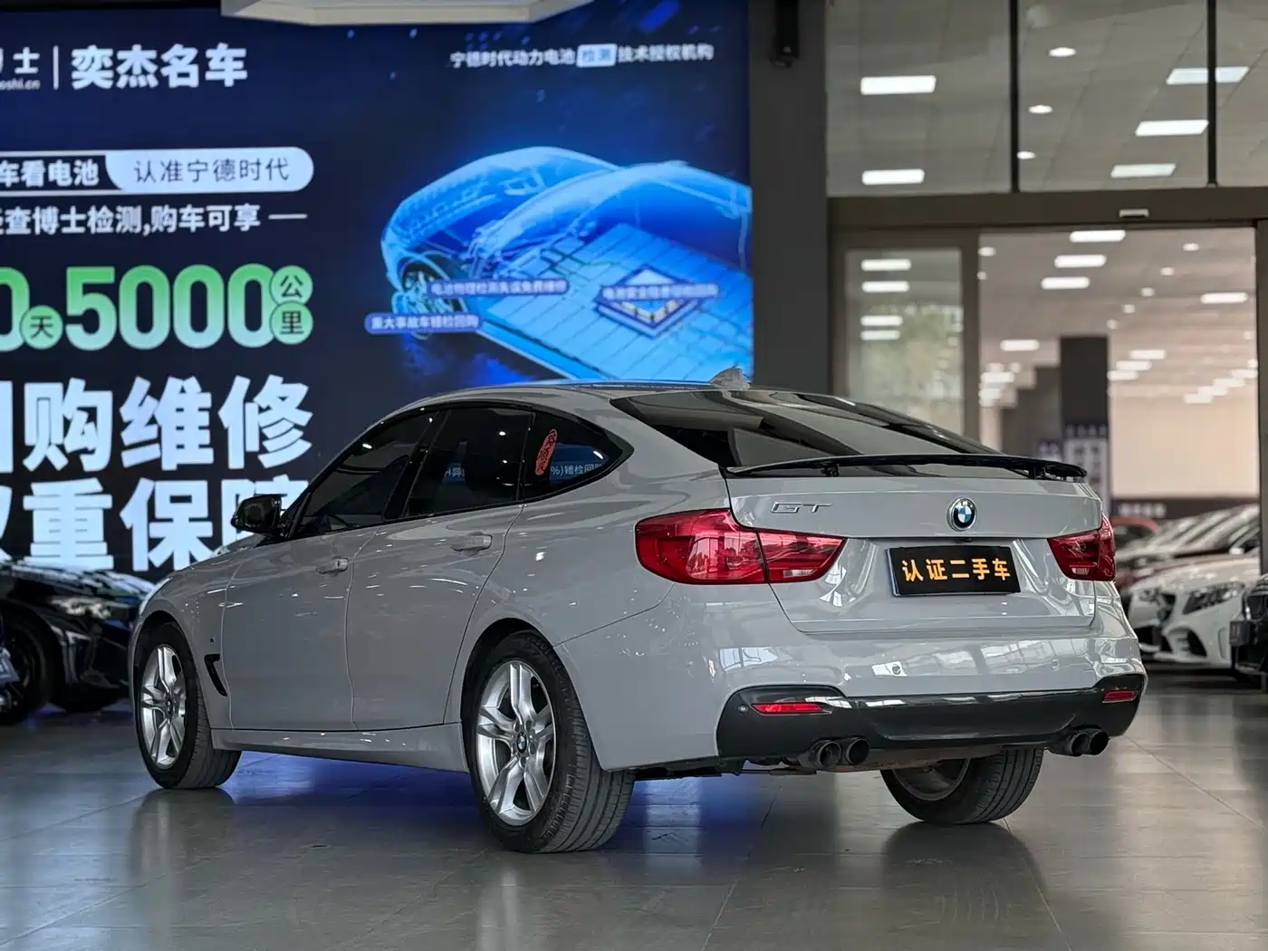 BMW 3 Series GT 2018 320i M Sport фото 7