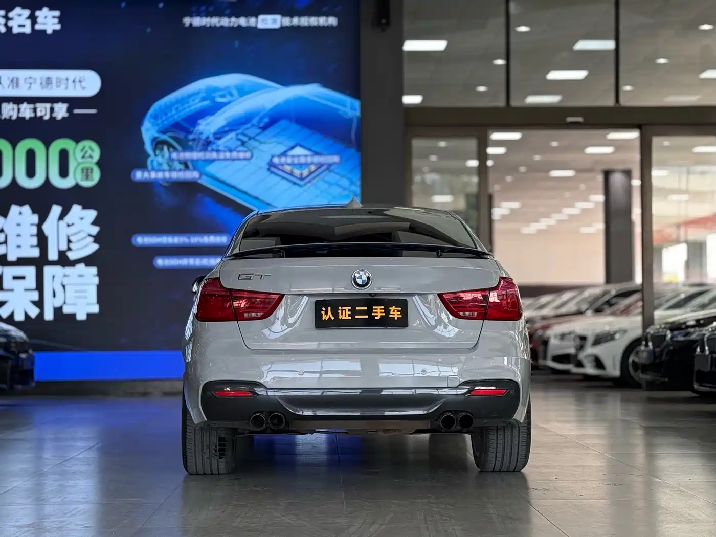 BMW 3 Series GT 2018 320i M Sport фото 8