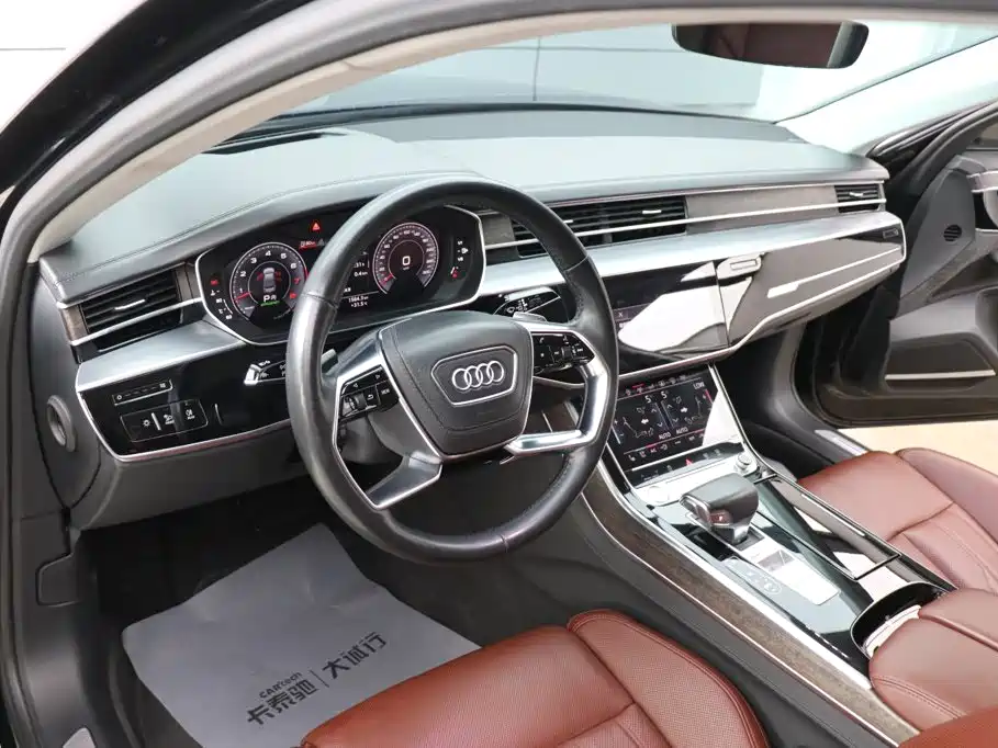 Photo 13 - Audi A8