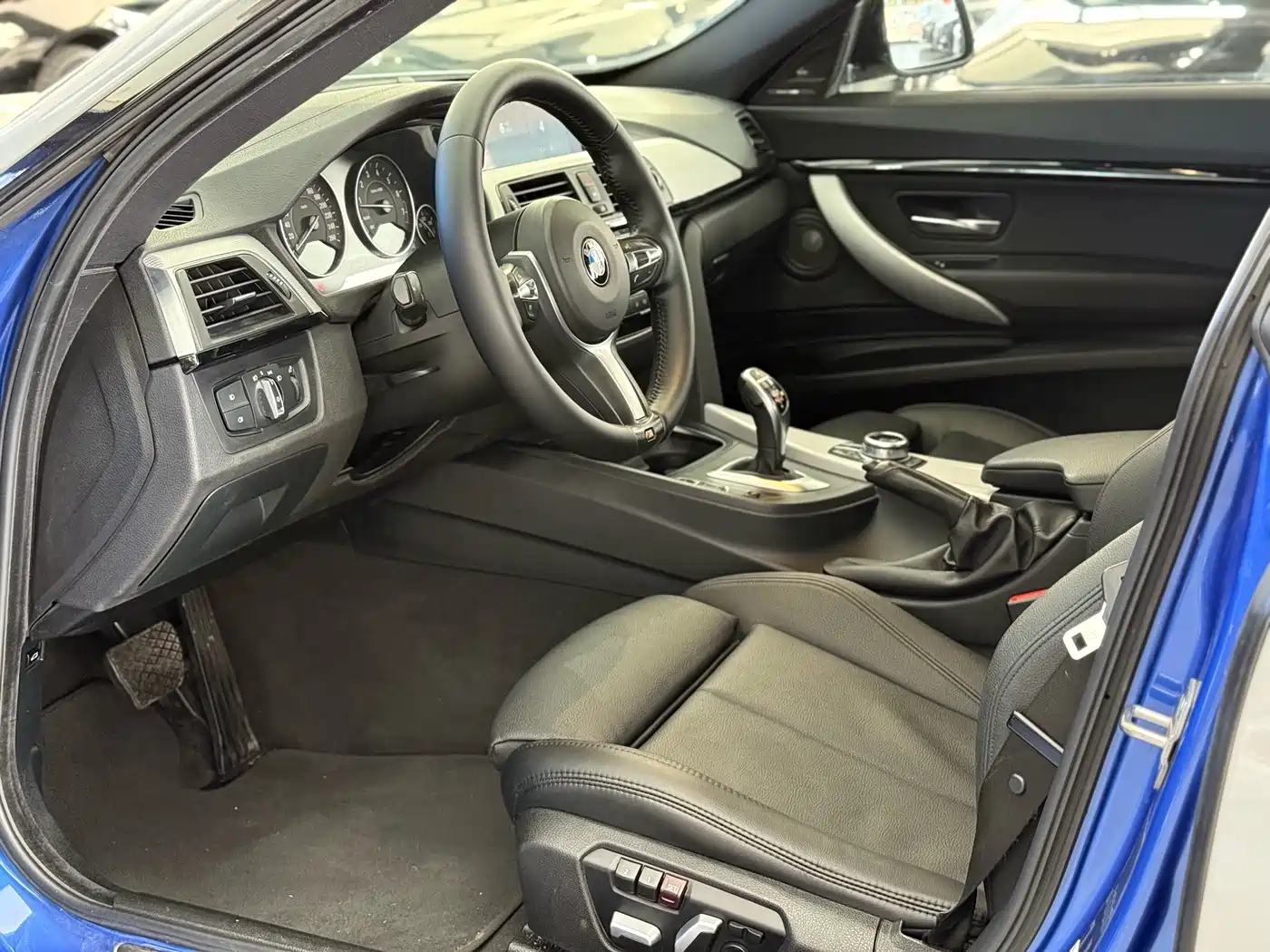BMW 3 Series GT 2018 320i M Sport фото 6