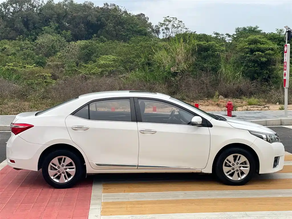 Toyota Corolla 2017 1.2T CVT GL-i фото 13