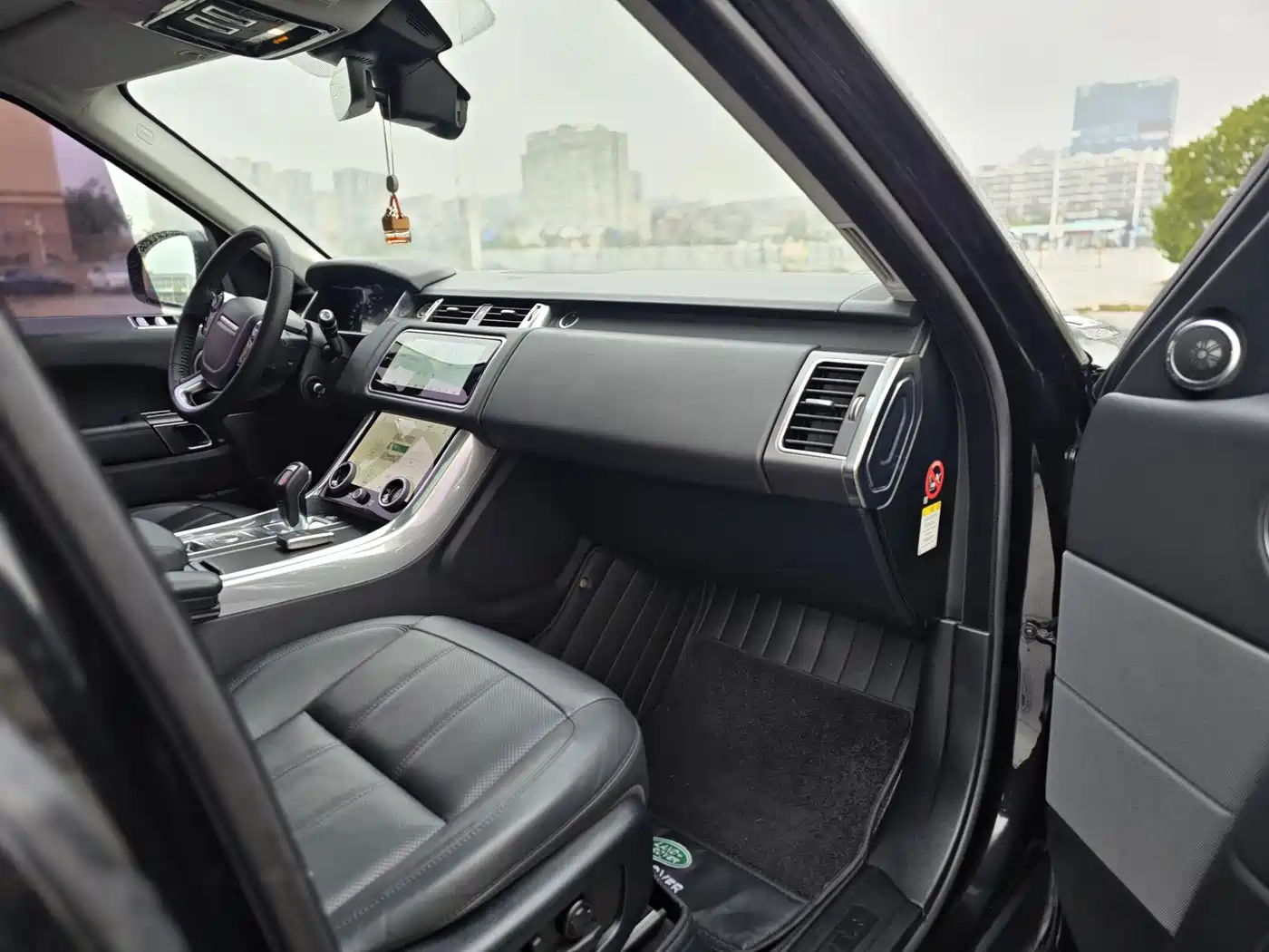 Land Rover Range Rover Sport 2019 3.0 SC V6 Special Edition фото 7