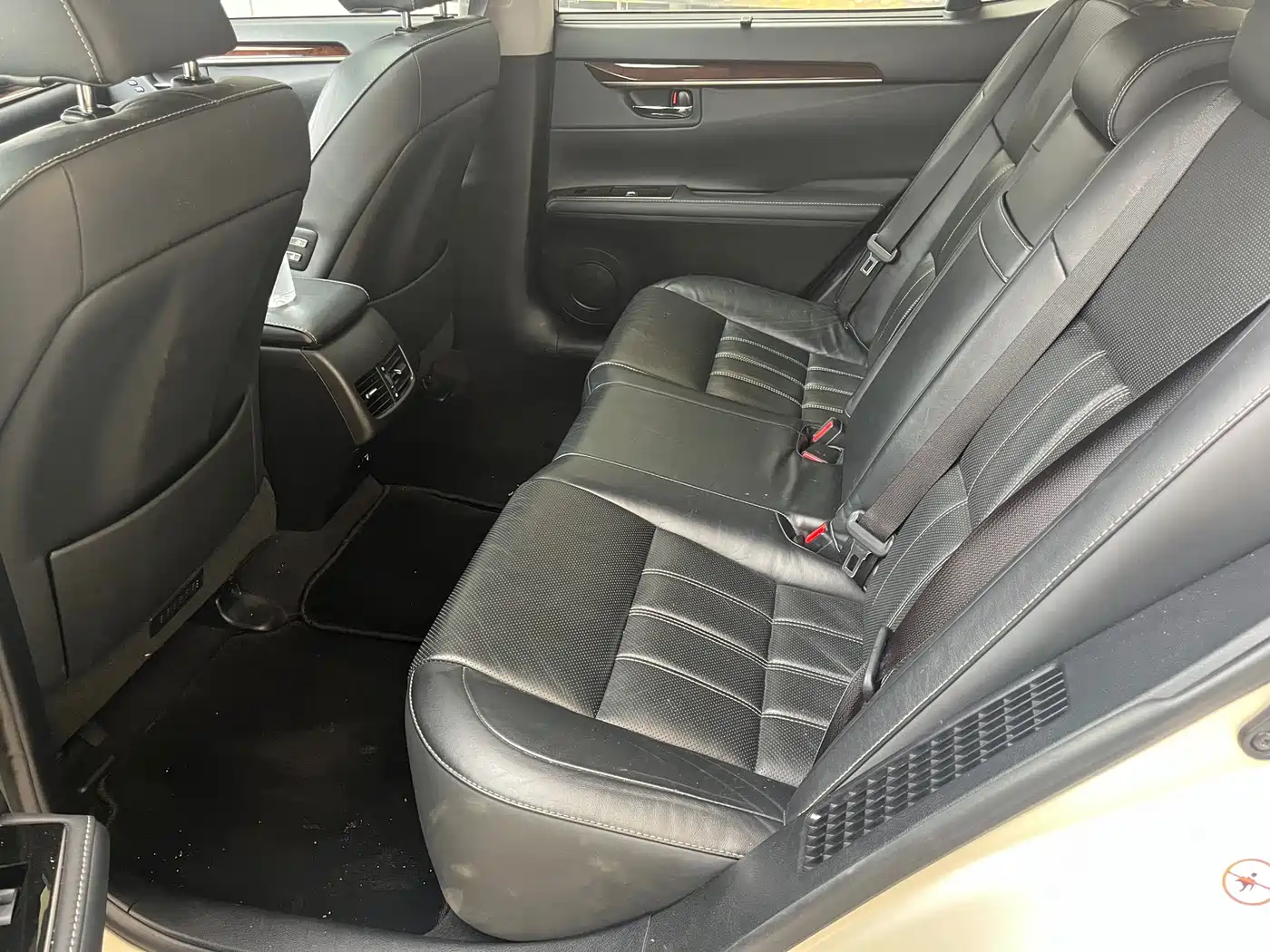 Lexus ES 2015 300h Luxury Edition фото 10