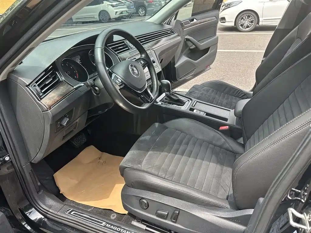 Volkswagen Magotan 2018 380TSI DSG Luxury фото 2
