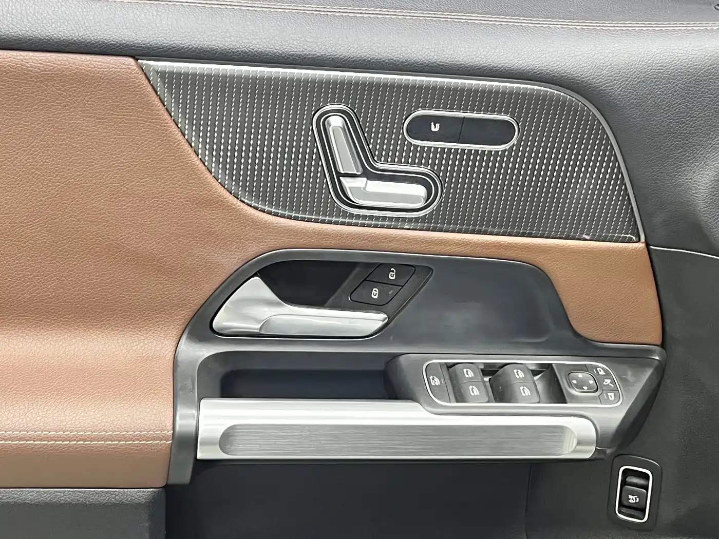 Mercedes-Benz GLB 2020 Facelift GLB 200 Style фото 20