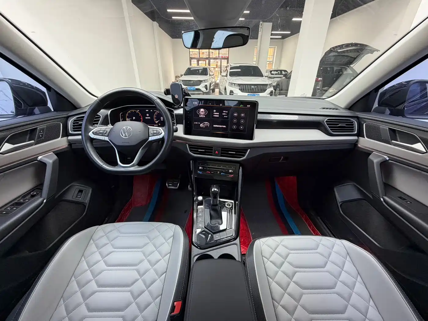 Volkswagen Tayron 2023 280TSI 2WD Luxury Plus Advanced Edition фото 13