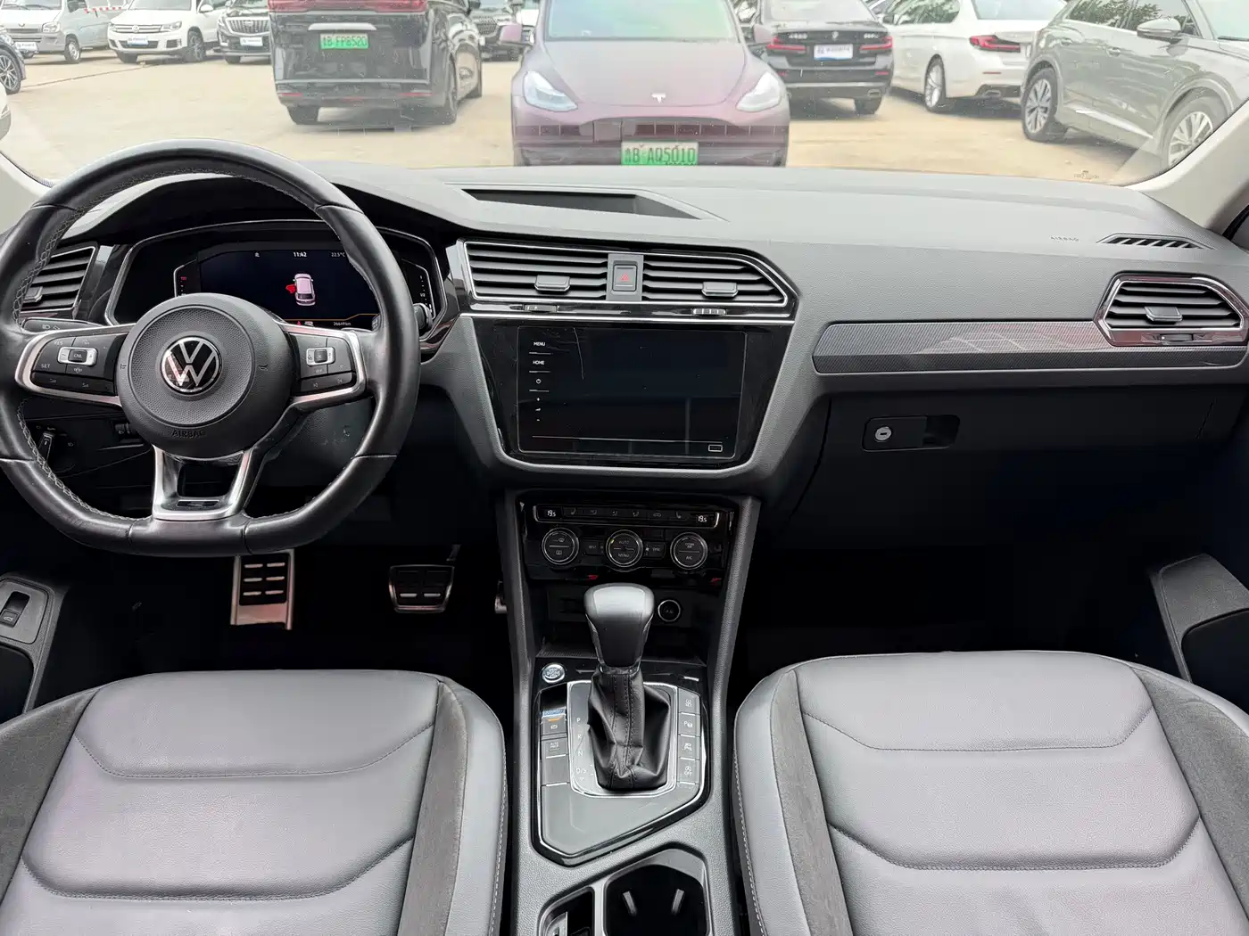 Volkswagen Tiguan L 2021 330TSI Automatic 2WD R-Line Premium фото 9