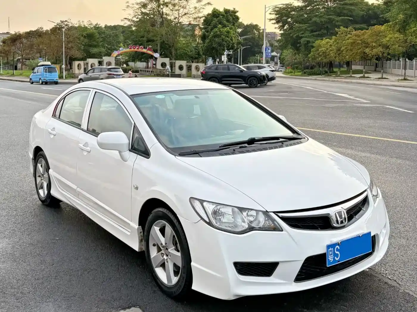 CIIMO CIIMO 2012 2012 1.8L Automatic
