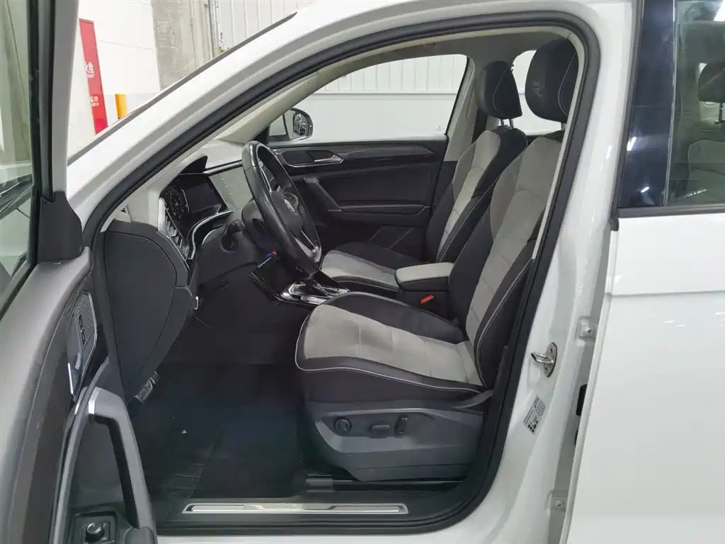 Volkswagen Tayron X 2020 330TSI 2WD Premium Smart Edition фото 10
