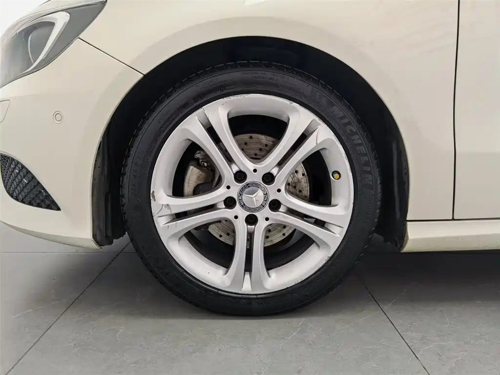 Mercedes-Benz A-Class (Import) 2015 A 180 фото 17
