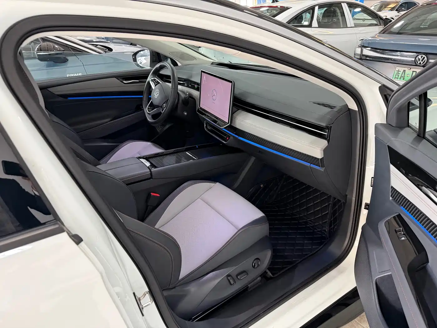 VOLKSWAGEN ID.7 VIZZION