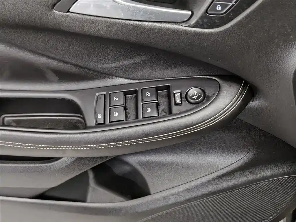 Buick Envision Plus 2016 20T 2WD Leading фото 9