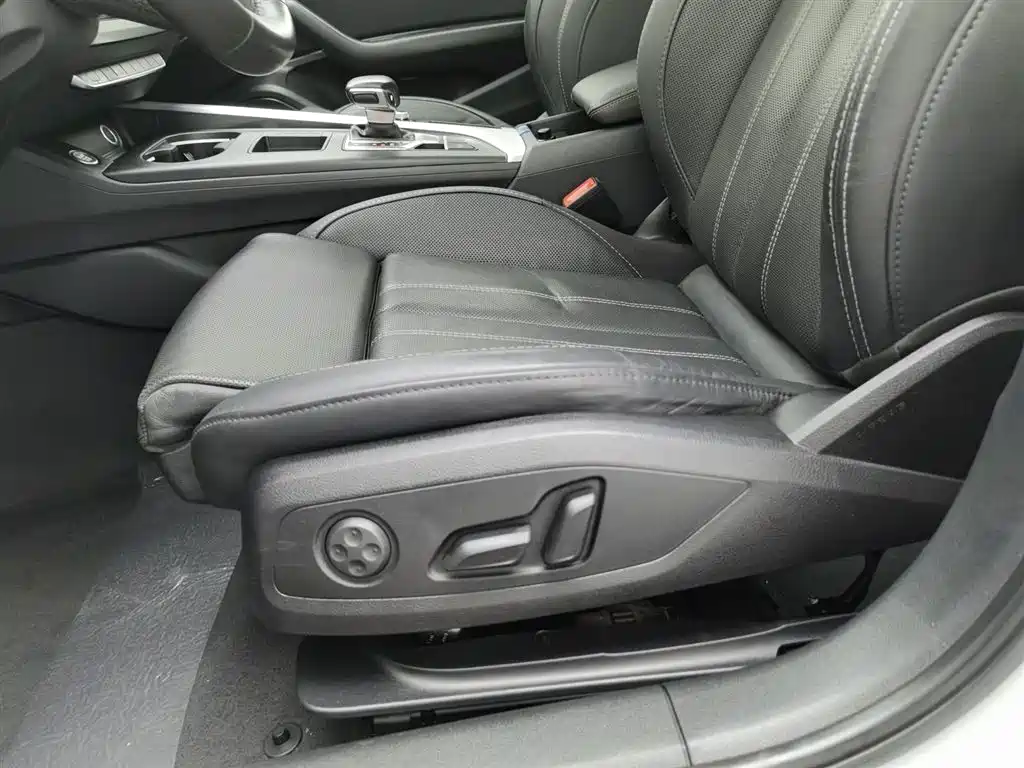 Audi A4L 2020 40 TFSI Fashion Dynamic Edition фото 20