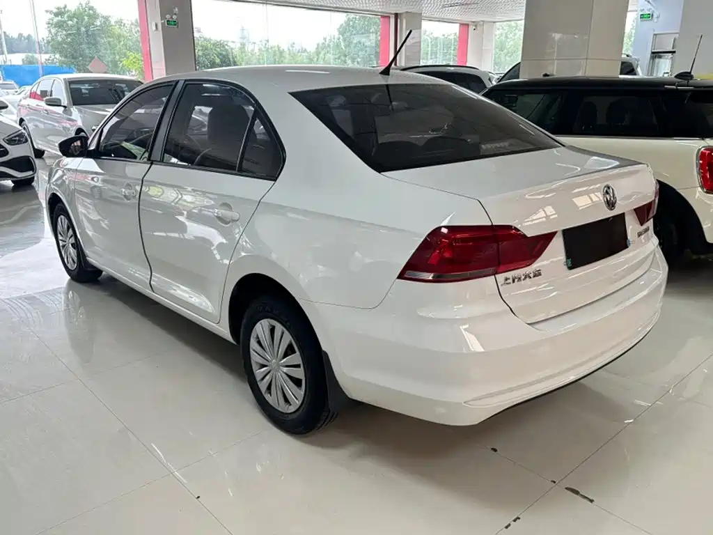 VOLKSWAGEN SANTANA