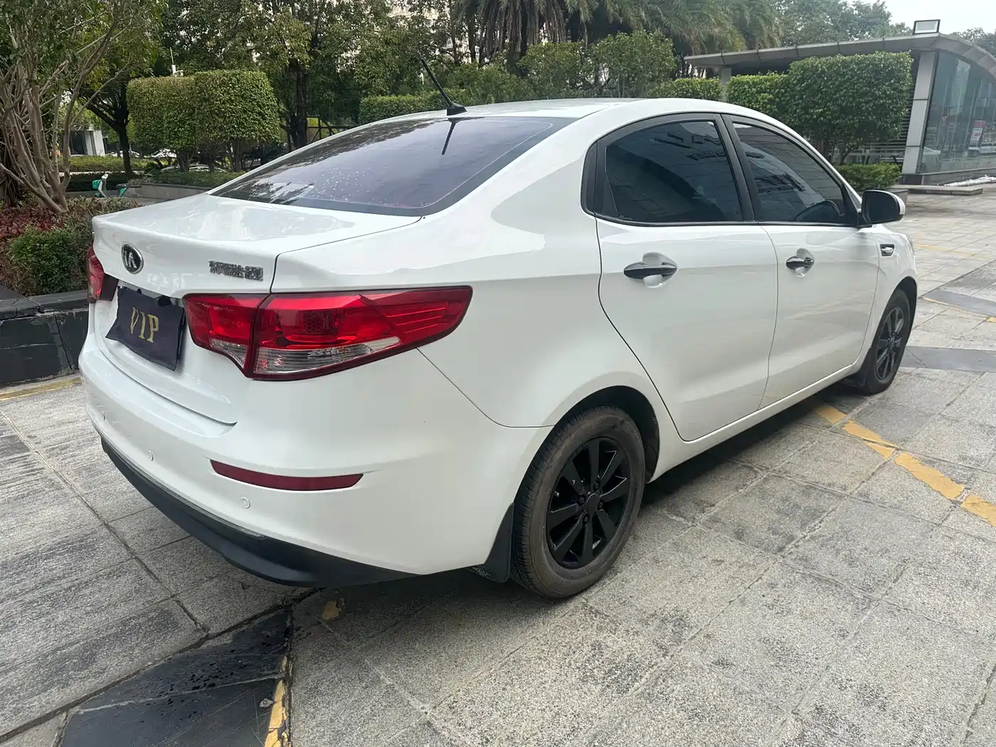 KIA K2