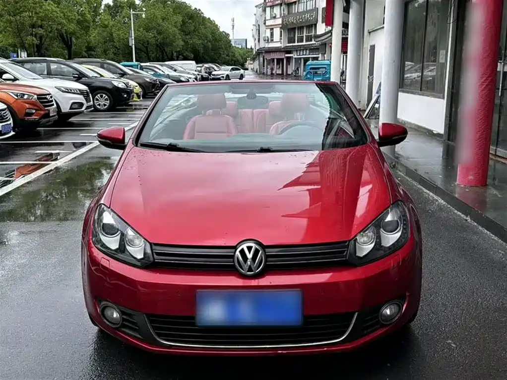 Volkswagen Golf (Import) 2012 1.4TSI Luxury Convertible Edition фото 3