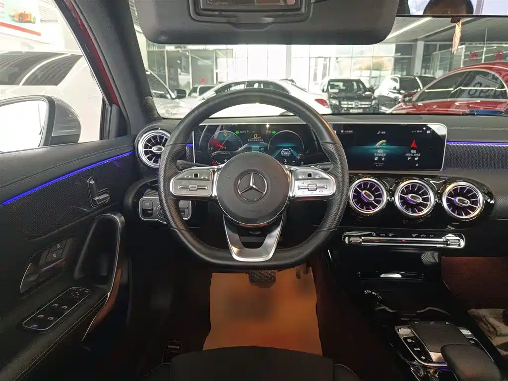 Mercedes-Benz A-Class 2020 A 200 L Sport Sedan фото 11