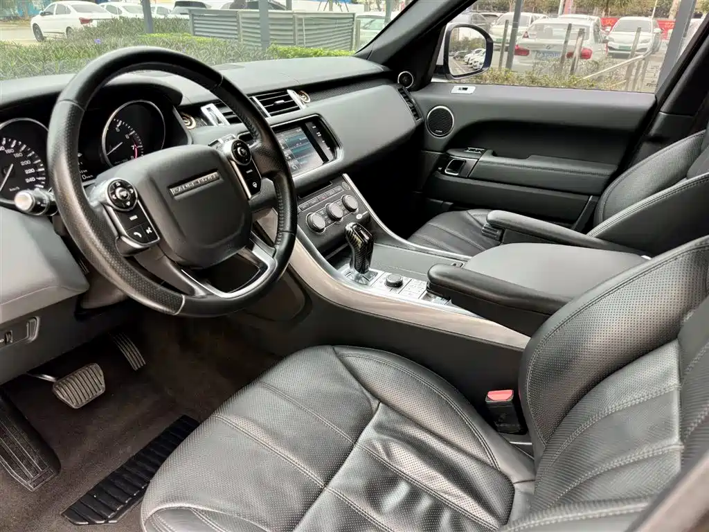 Land Rover Range Rover Sport фото 10