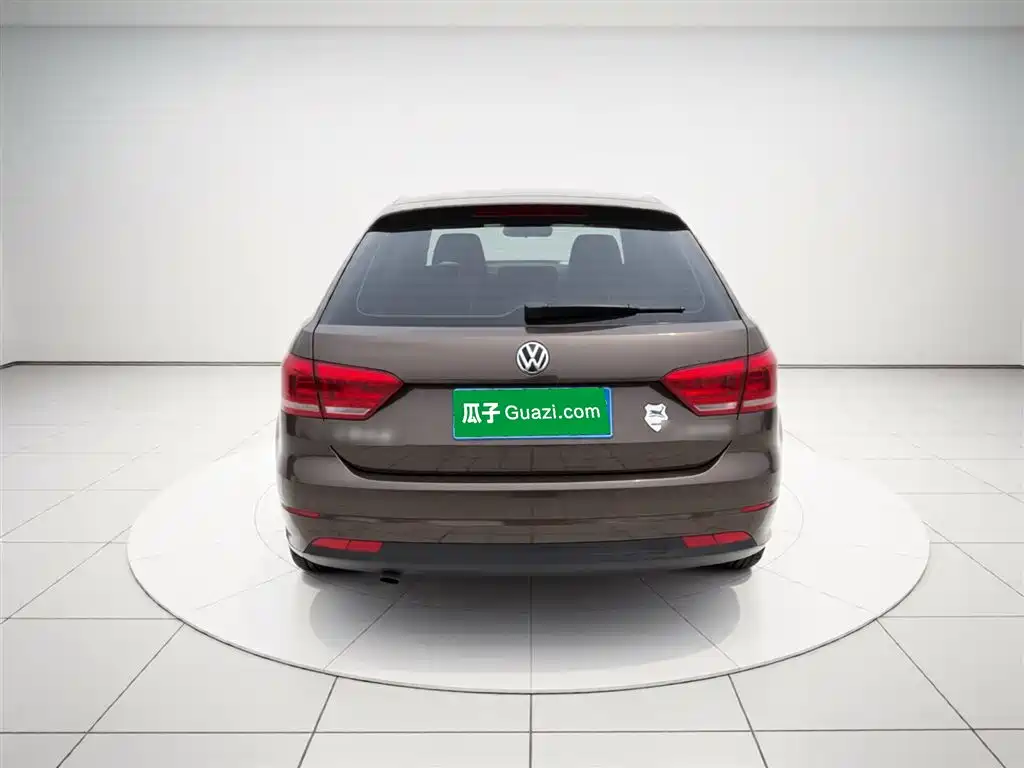 Volkswagen Lavida Tour 2013 1.6L Automatic Trend Style фото 4