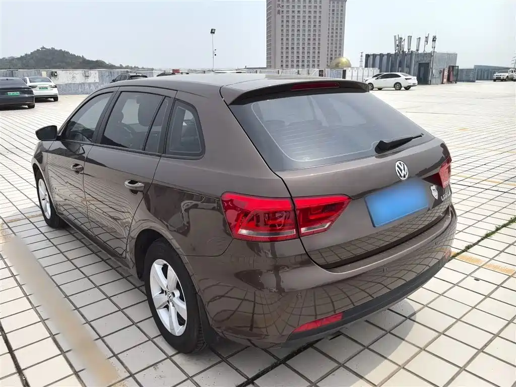 Volkswagen Lavida Tour 2013 1.6L Automatic Trend Style фото 23