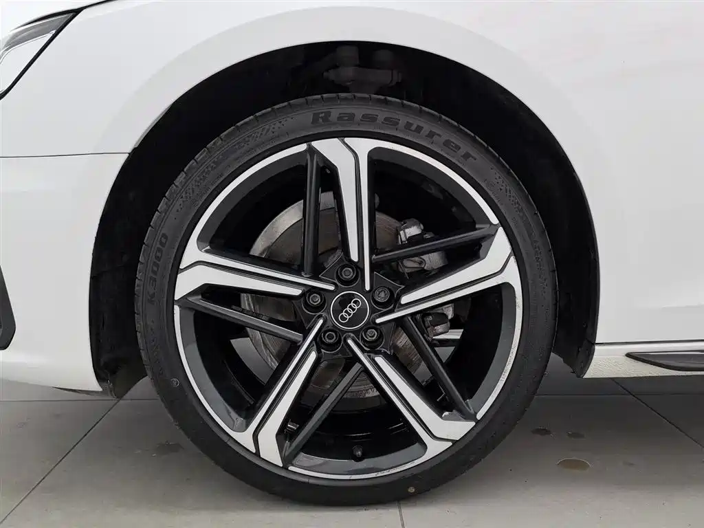 Audi A4L 2024 40 TFSI Luxury Dynamic фото 17