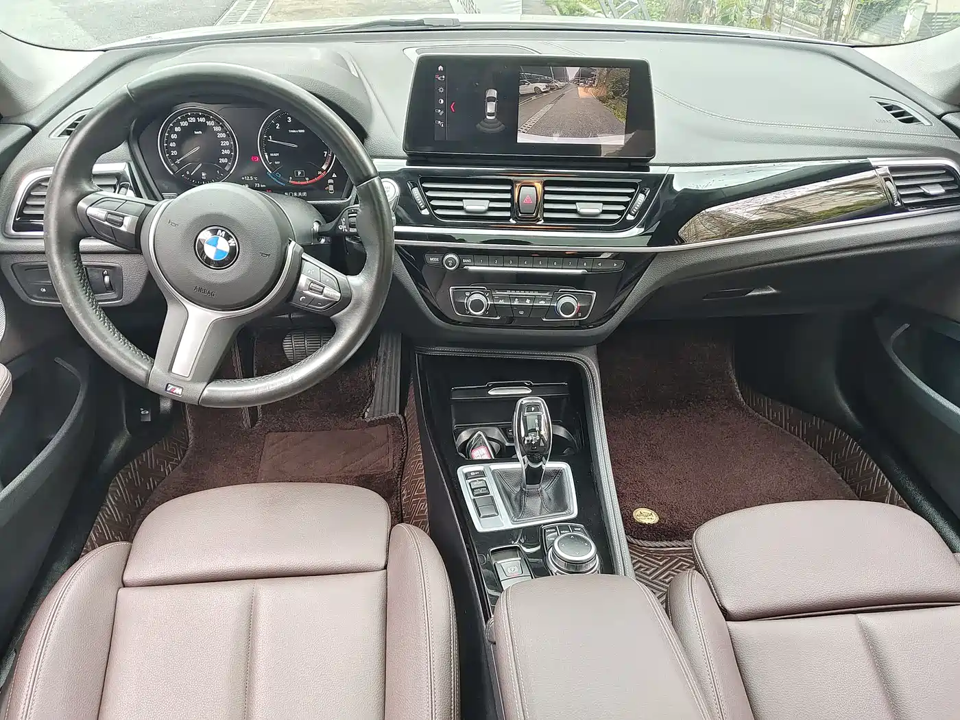 BMW 1 Series 2022 120i M Sport Shadow Edition фото 14