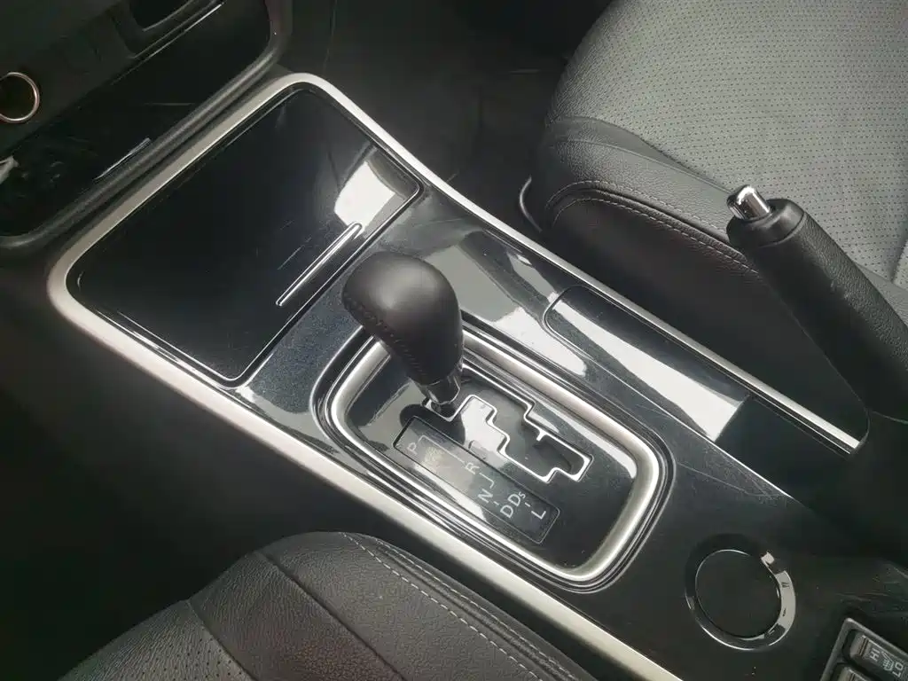 Mitsubishi Outlander 2018 2.0L 2WD Jiale Edition 7-seater фото 13