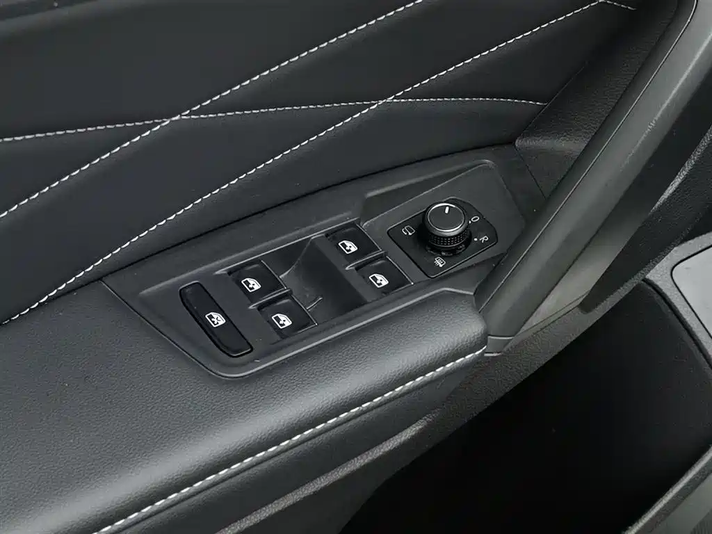 Volkswagen Tiguan L 2022 330TSI Automatic 2WD Smart Edition фото 9