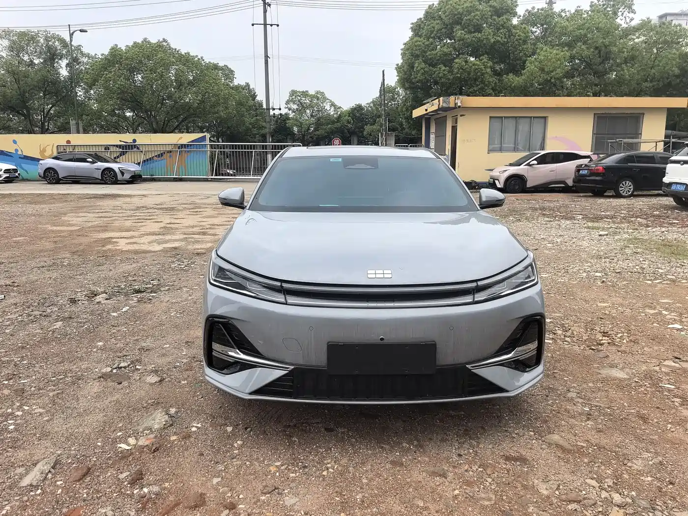 Geely Galaxy Galaxy A7 2025 EM-i 70km Explorer Edition фото 8