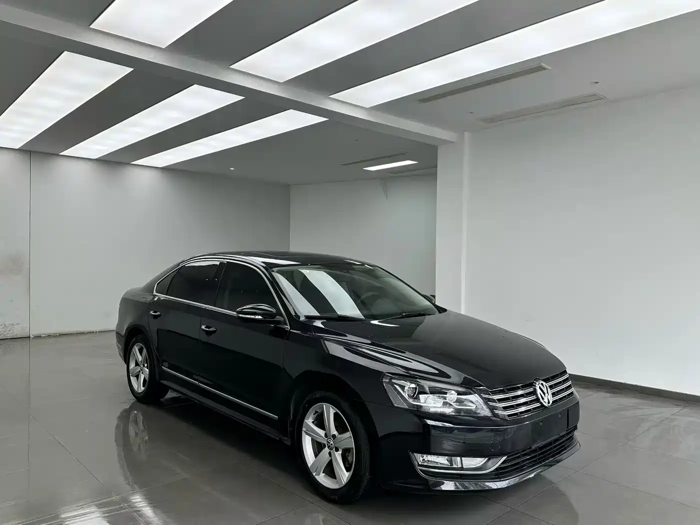 Volkswagen Passat 2011 1.8TSI Automatic Premium Edition фото 3