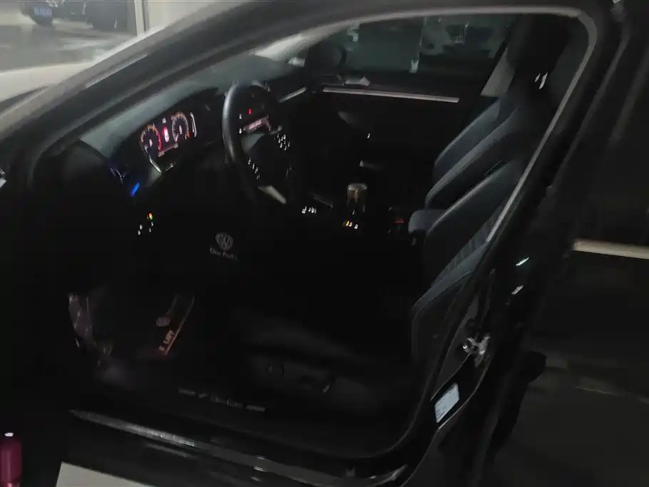 Volkswagen Magotan 2020 330TSI DSG Luxury фото 9