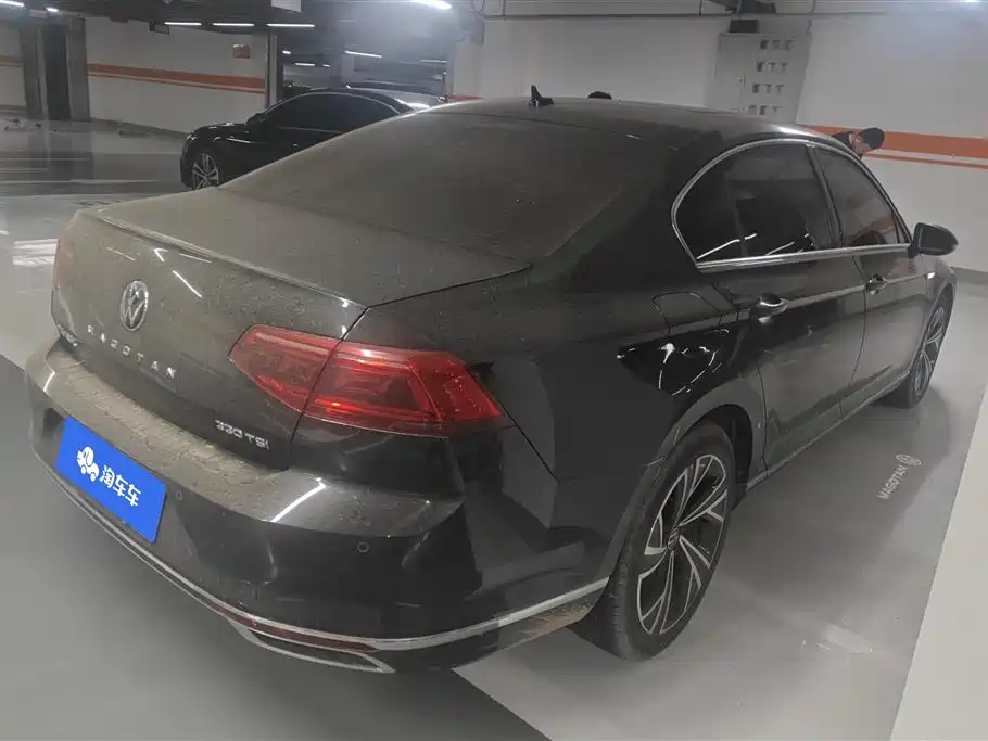 Volkswagen Magotan 2020 330TSI DSG Luxury фото 3