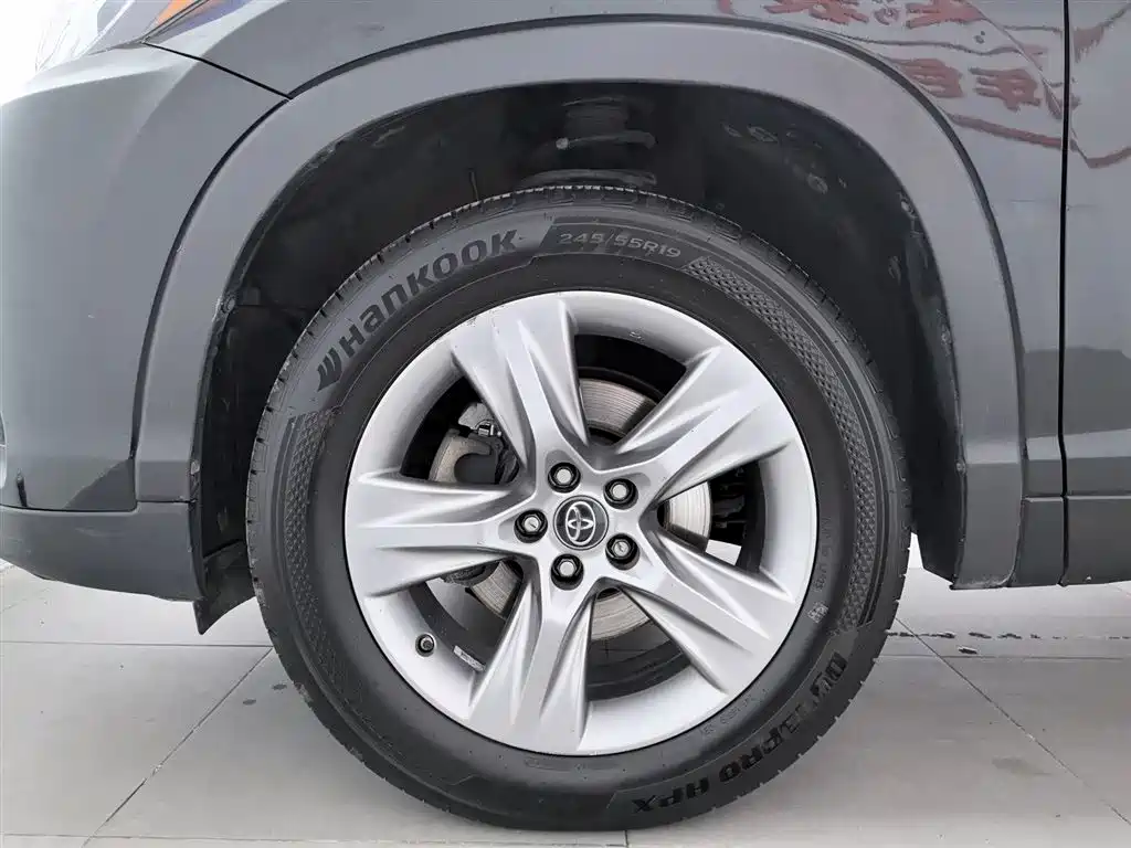 Toyota Highlander 2021 2.0T AWD Luxury 7-Seater фото 17