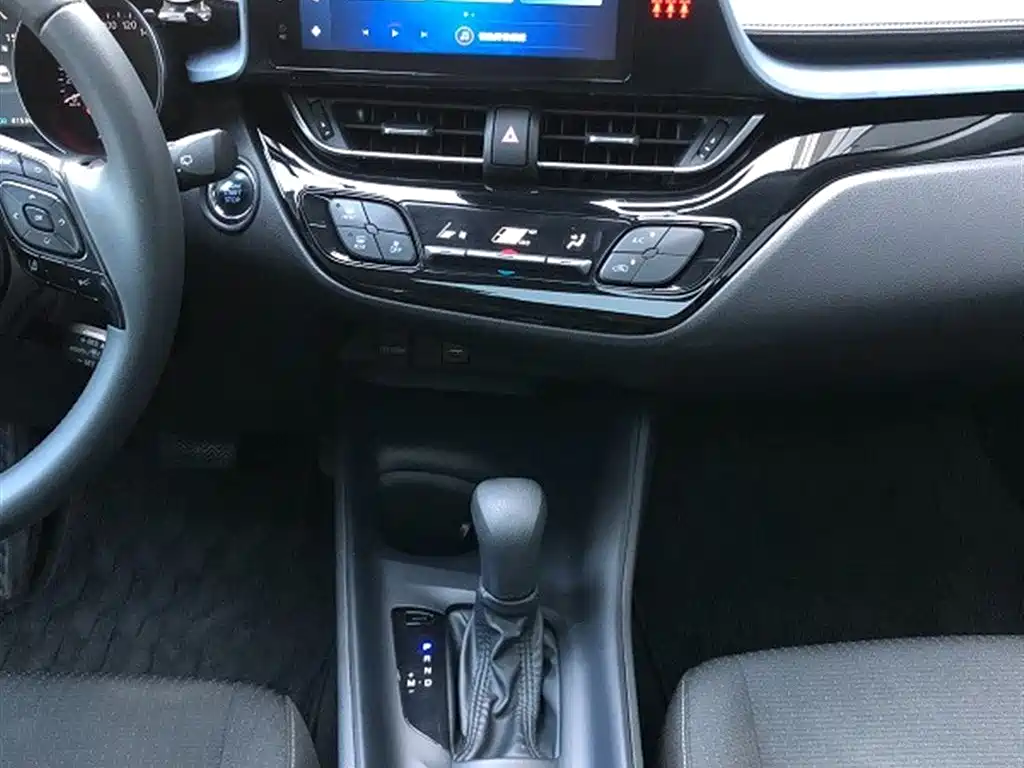Toyota IZOA 2021 2.0L Yixiang Edition фото 10