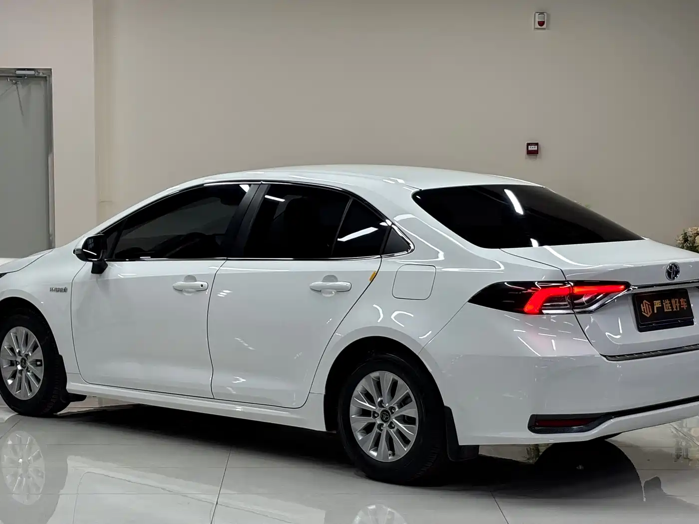 Toyota Corolla 2023 1.8L Smart Hybrid Dual Engine Pioneer Edition фото 5