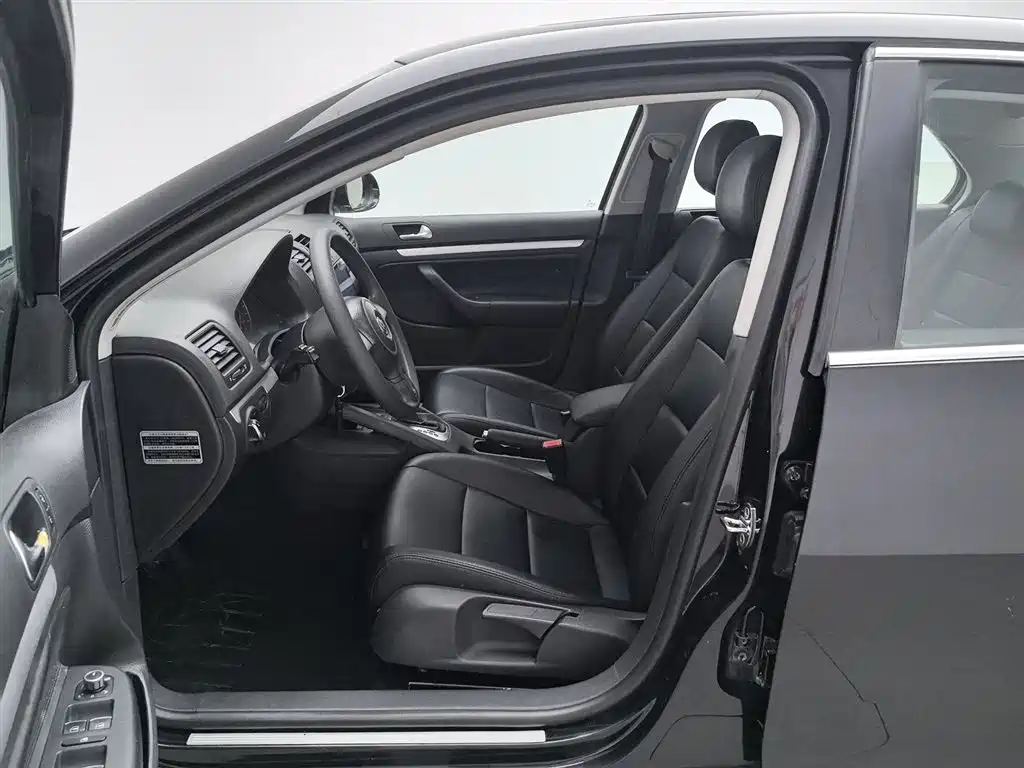 Volkswagen Sagitar 2011 1.4TSI Automatic Technology фото 10