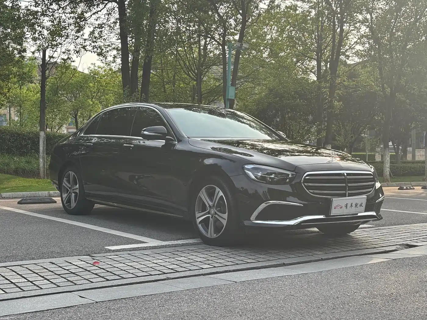 Mercedes-Benz E-Class 2016 E 200 L Sport Type фото 3