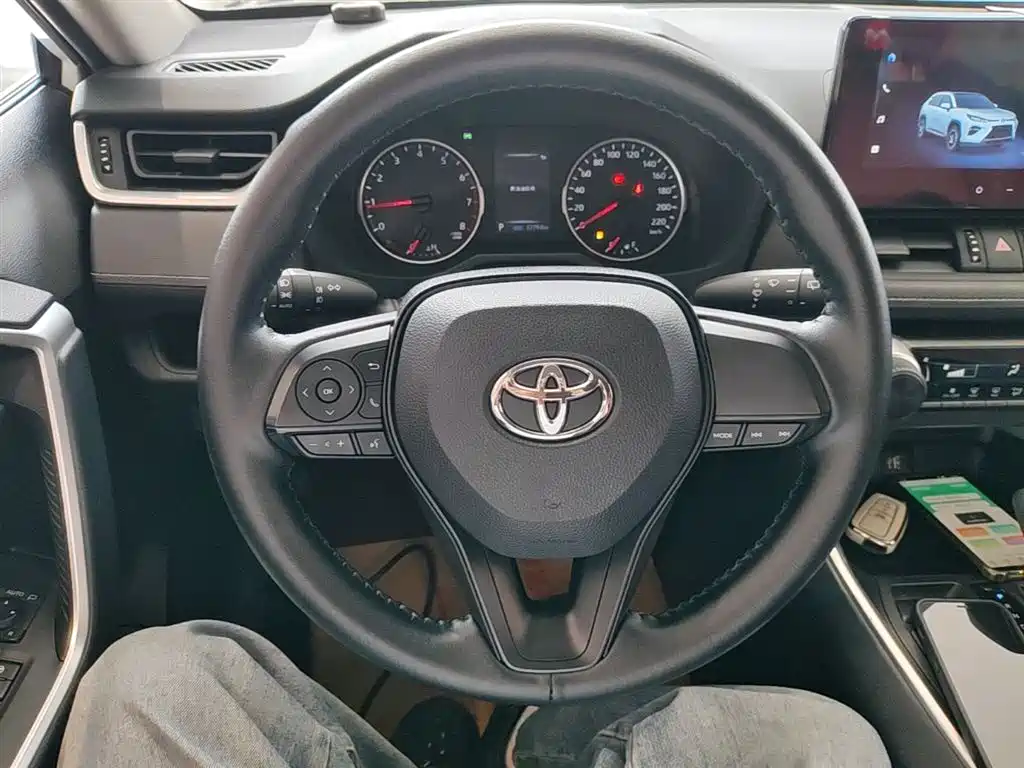Toyota Wildlander 2023 2.0L CVT FWD LE фото 11
