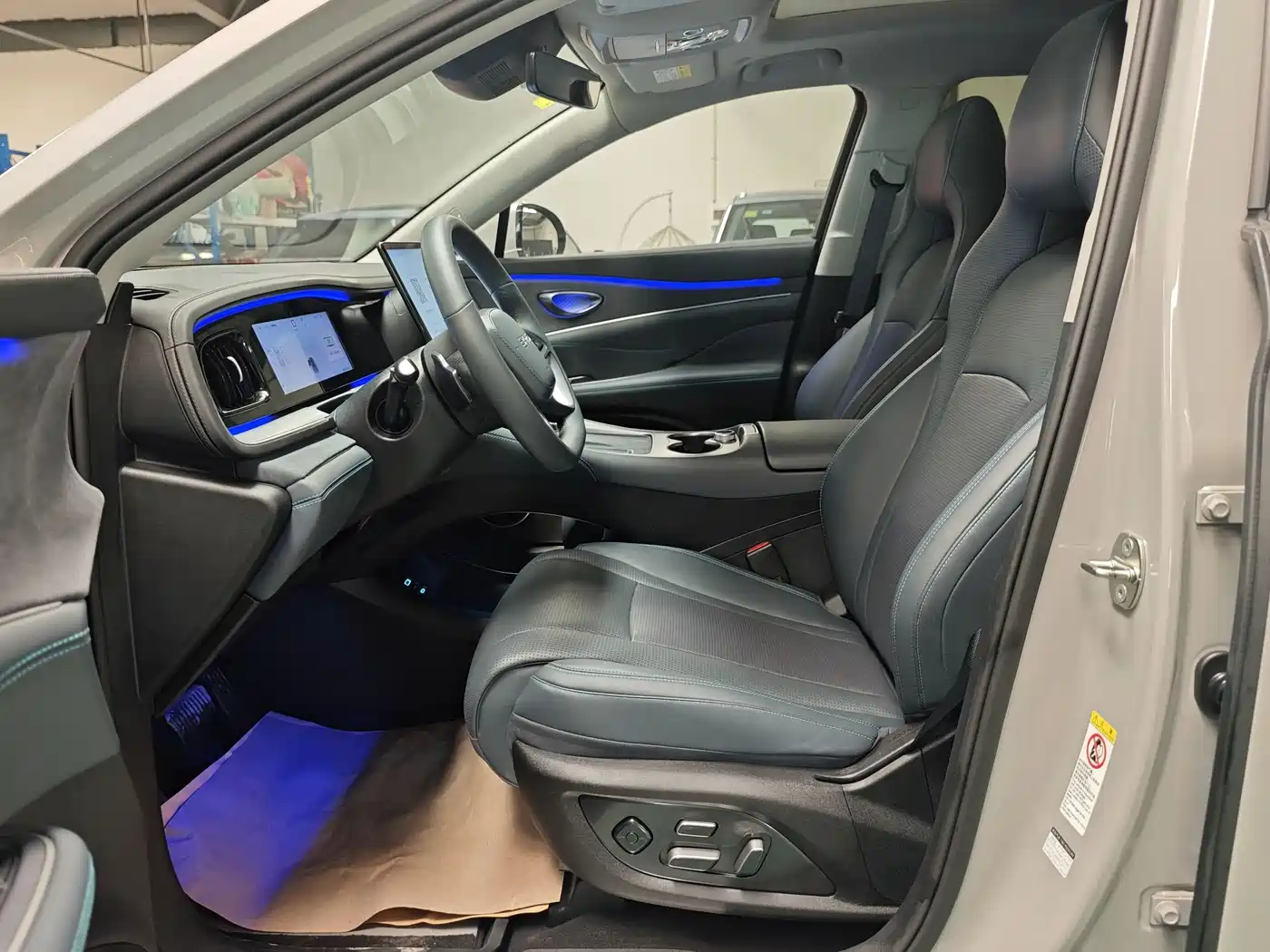 BYD Hai Shi 07 DM-i 2025 150 Pilot+ Edition фото 5