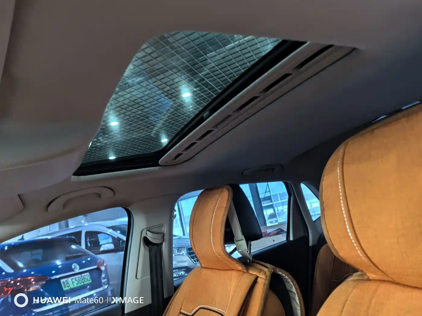Volkswagen Polo 2011 1.4L Automatic Style Edition фото 8