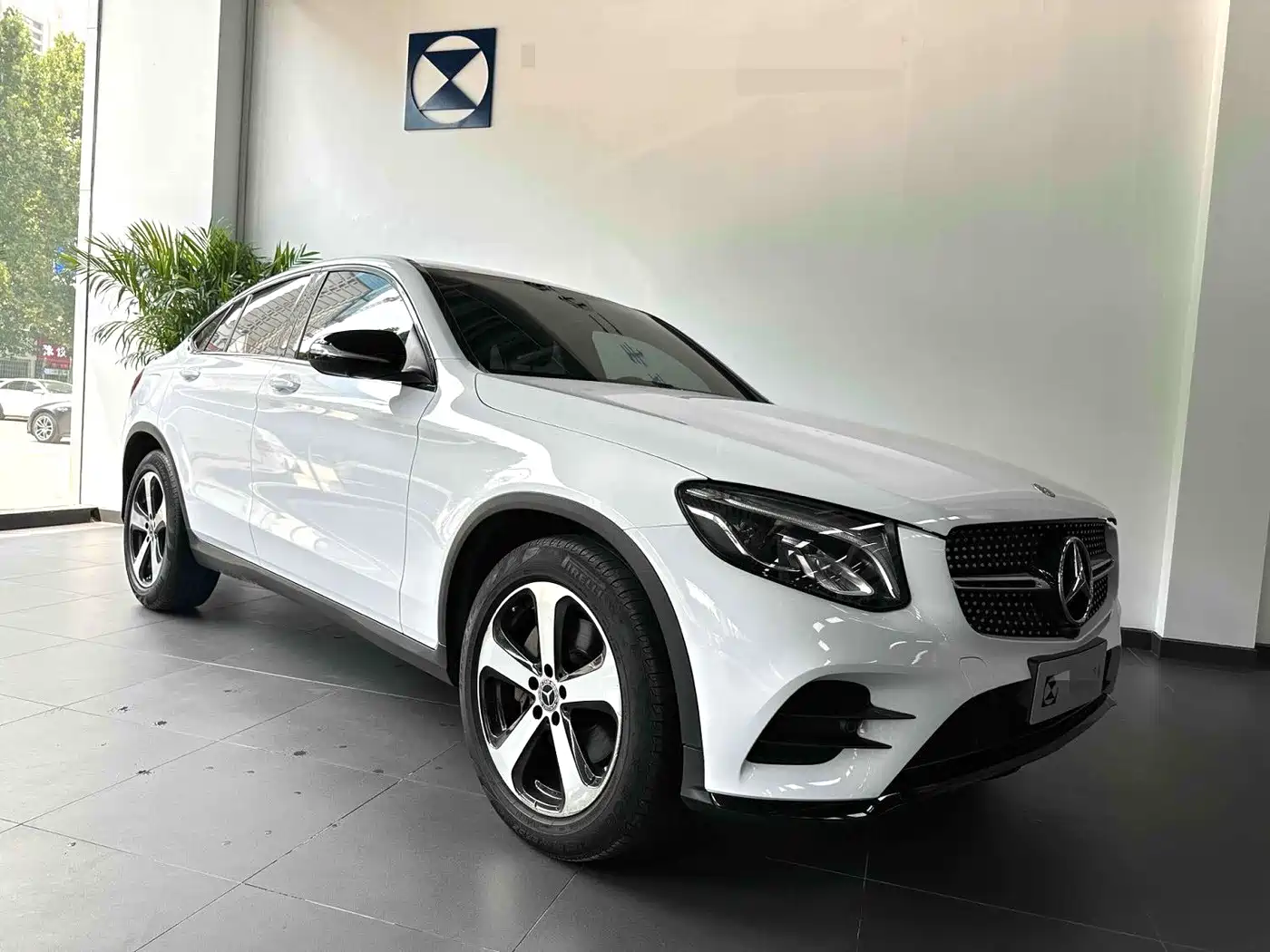 Mercedes-Benz GLC Coupe 2019 GLC 200 4MATIC Coupe SUV фото 2