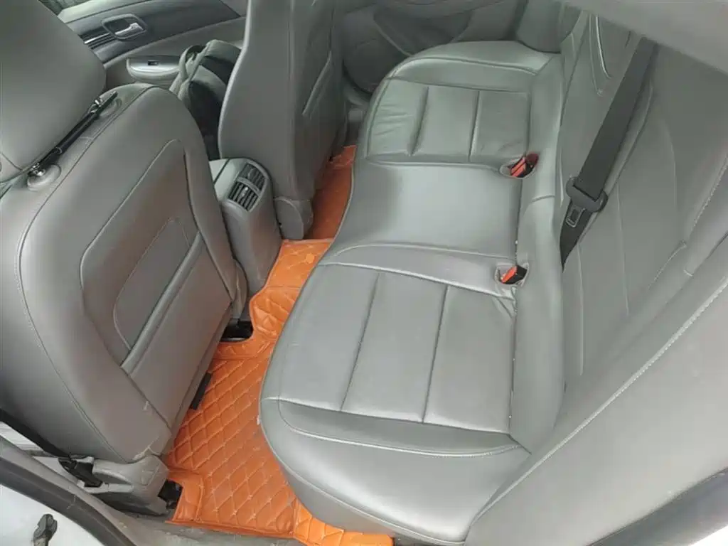 Chevrolet Malibu 2014 2.0L Automatic Luxury фото 17