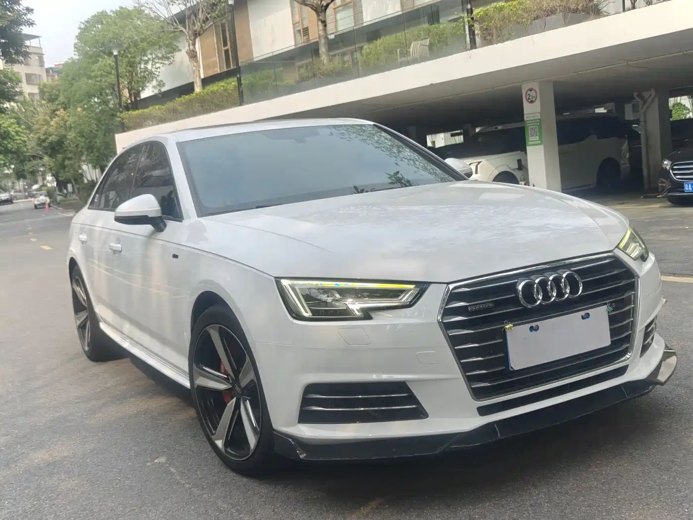 Audi A4L 2018 30th Anniversary 40 TFSI Sport фото 4