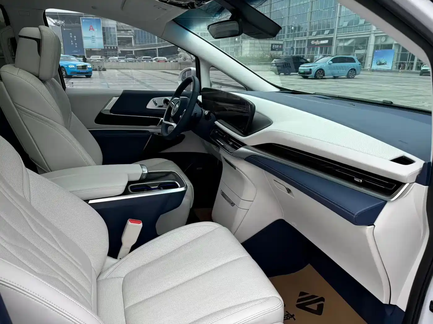 Buick Century 2023 2.0T 7-Seater World Edition фото 13