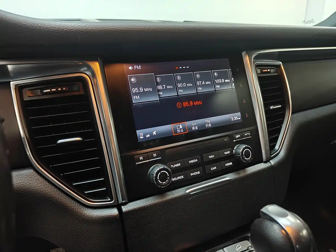 Porsche Macan 2017 Macan 2.0T фото 13