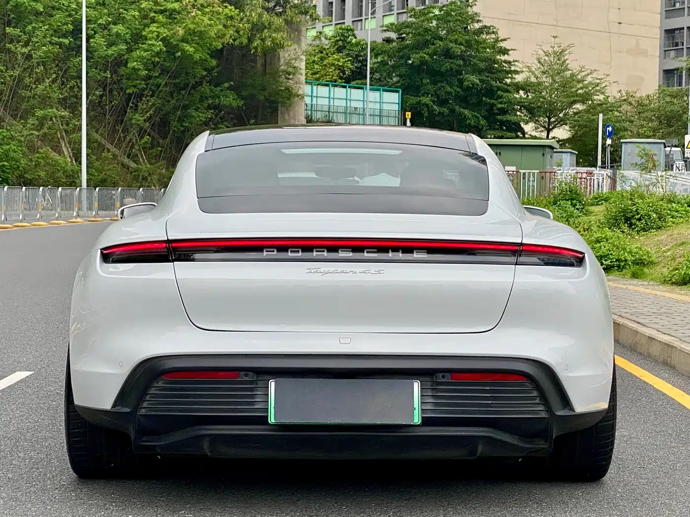 Porsche Taycan 2019 Taycan 4S фото 6
